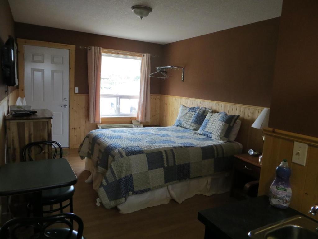 Fort Motel Fort Macleod Zimmer foto