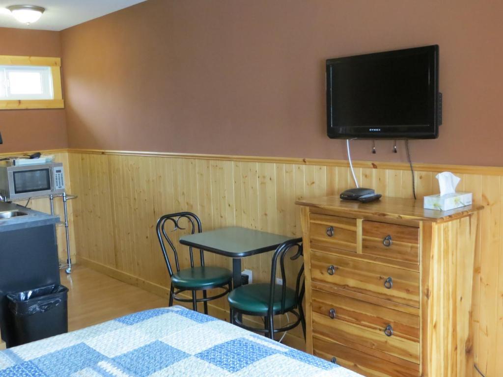 Fort Motel Fort Macleod Exterior foto